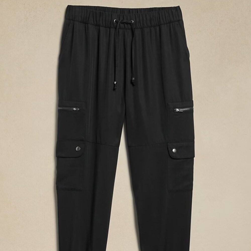 Banana Republic Women's Black Tencel Cargo Joggers Size Small Petite - Picture 12 of 12